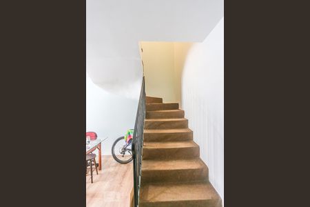 Escada de casa à venda com 2 quartos, 90m² em Jardim Bonfiglioli, São Paulo