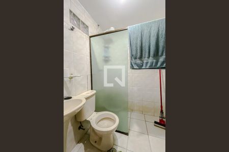 Banheiro de kitnet/studio para alugar com 1 quarto, 25m² em Liberdade, São Paulo