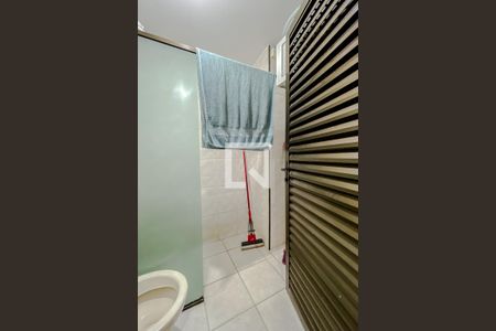 Banheiro de kitnet/studio para alugar com 1 quarto, 25m² em Liberdade, São Paulo