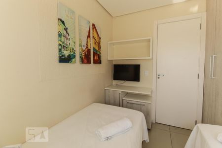 Quarto 1 de apartamento para alugar com 2 quartos, 62m² em Azenha, Porto Alegre