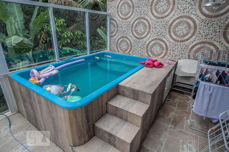 Casa para alugar com 450m², 4 quartos e 2 vagas Casa para alugar com 450m², 4 quartos e 2 vagasPiscina