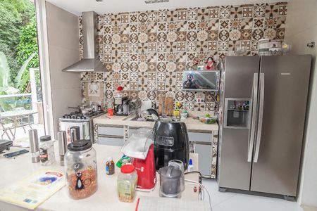 Casa para alugar com 450m², 4 quartos e 2 vagas Casa para alugar com 450m², 4 quartos e 2 vagasCozinha