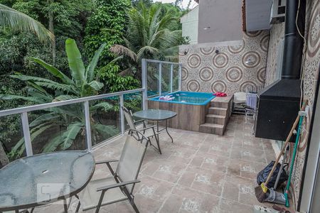 Casa para alugar com 450m², 4 quartos e 2 vagas Casa para alugar com 450m², 4 quartos e 2 vagasVaranda