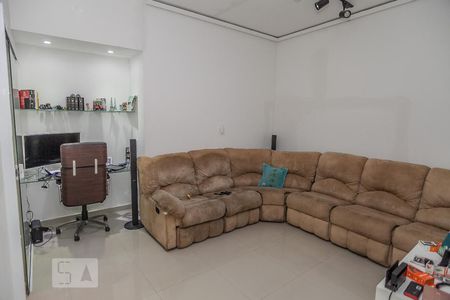 Sala de TV de casa à venda com 4 quartos, 400m² em Jacarepaguá, Rio de Janeiro