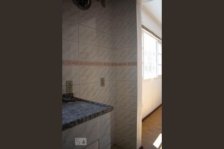 Cozinha de kitnet/studio para alugar com 1 quarto, 35m² em Jardim Botânico, Porto Alegre