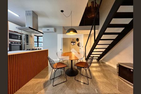 Sala de apartamento para alugar com 2 quartos, 98m² em Jardim Sílvia, Santo André