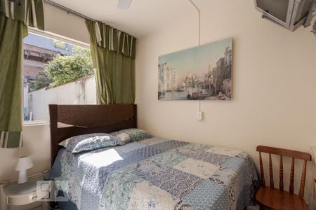 Quarto 1 de casa à venda com 4 quartos, 400m² em Bom Jesus, Porto Alegre