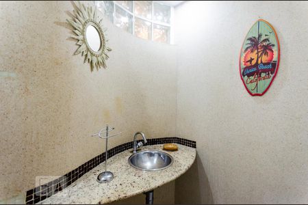 Lavabo de apartamento para alugar com 3 quartos, 185m² em Boqueirão, Santos