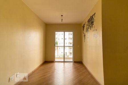 Sala de apartamento para alugar com 2 quartos, 61m² em Jardim Tupanci, Barueri