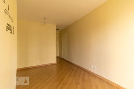 Sala de apartamento para alugar com 2 quartos, 61m² em Jardim Tupanci, Barueri