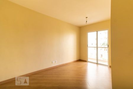 Sala de apartamento para alugar com 2 quartos, 61m² em Jardim Tupanci, Barueri