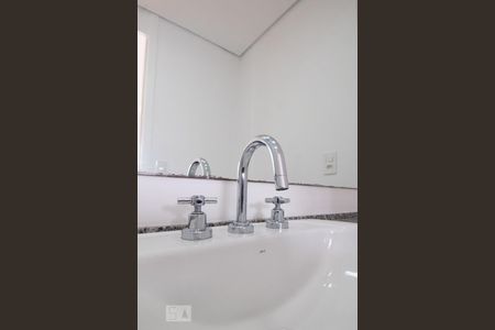Lavabo de apartamento para alugar com 1 quarto, 56m² em Sumaré, São Paulo
