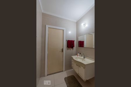 Casa à venda com 300m², 3 quartos e 3 vagas Casa à venda com 300m², 3 quartos e 3 vagasBanheiro 2