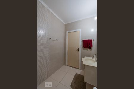 Casa à venda com 300m², 3 quartos e 3 vagas Casa à venda com 300m², 3 quartos e 3 vagasBanheiro 2