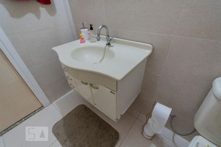 Casa à venda com 300m², 3 quartos e 3 vagas Casa à venda com 300m², 3 quartos e 3 vagasBanheiro 2