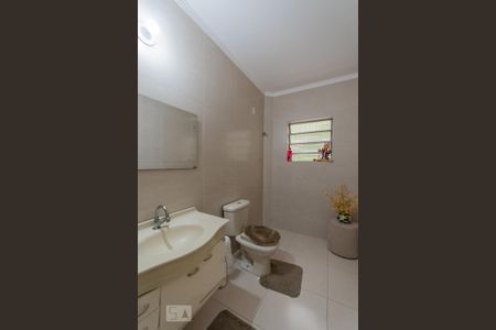 Casa à venda com 300m², 3 quartos e 3 vagas Casa à venda com 300m², 3 quartos e 3 vagasBanheiro 2