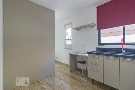 Cozinha de kitnet/studio para alugar com 1 quarto, 19m² em Novo Mundo, Curitiba