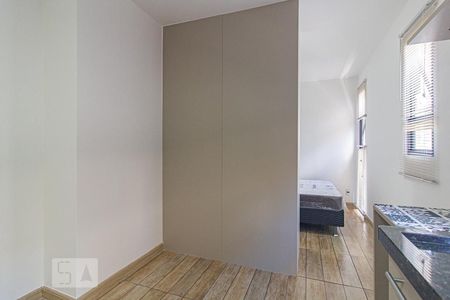 Cozinha de kitnet/studio para alugar com 1 quarto, 19m² em Novo Mundo, Curitiba