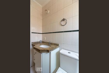 Casa para alugar com 95m², 3 quartos e 2 vagas Casa para alugar com 95m², 3 quartos e 2 vagasBanheiro Social