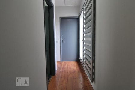 Corredor de casa à venda com 3 quartos, 225m² em Campo Belo, São Paulo