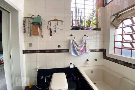 Casa para alugar com 400m², 4 quartos e 2 vagas Casa para alugar com 400m², 4 quartos e 2 vagasBanheiro 1