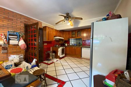 Casa para alugar com 400m², 4 quartos e 2 vagas Casa para alugar com 400m², 4 quartos e 2 vagasCozinha