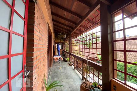 Casa para alugar com 400m², 4 quartos e 2 vagas Casa para alugar com 400m², 4 quartos e 2 vagasVaranda