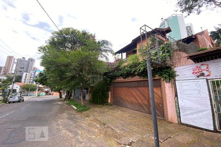 Casa para alugar com 400m², 4 quartos e 2 vagas Casa para alugar com 400m², 4 quartos e 2 vagasFachada