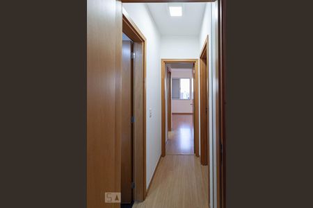 Corredor de apartamento para alugar com 2 quartos, 70m² em Serra, Belo Horizonte