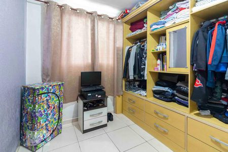 Closet de apartamento para alugar com 3 quartos, 58m² em Conjunto Residencial José Bonifácio, São Paulo