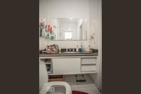 Casa à venda com 190m², 4 quartos e 4 vagas Casa à venda com 190m², 4 quartos e 4 vagasBanheiro Suíte 2