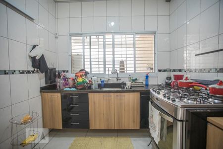 Casa à venda com 190m², 4 quartos e 4 vagas Casa à venda com 190m², 4 quartos e 4 vagasCozinha