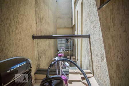 Casa à venda com 190m², 4 quartos e 4 vagas Casa à venda com 190m², 4 quartos e 4 vagasVaranda