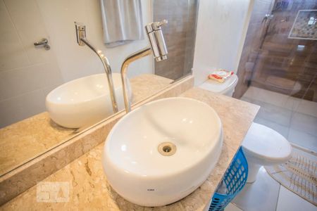 Casa à venda com 190m², 4 quartos e 4 vagas Casa à venda com 190m², 4 quartos e 4 vagasBanheiro Suíte 1 - Torneira