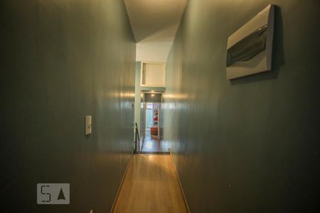 Casa à venda com 190m², 4 quartos e 4 vagas Casa à venda com 190m², 4 quartos e 4 vagasCorredor - Quartos