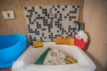 Casa à venda com 190m², 4 quartos e 4 vagas Casa à venda com 190m², 4 quartos e 4 vagasÁrea de Serviço - Torneira