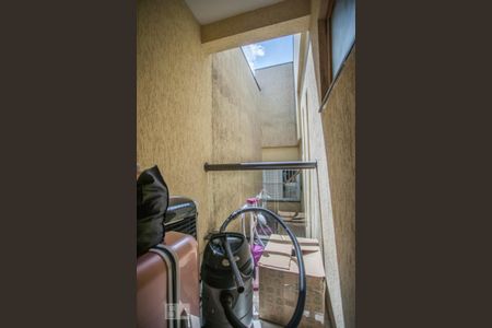 Casa à venda com 190m², 4 quartos e 4 vagas Casa à venda com 190m², 4 quartos e 4 vagasVaranda