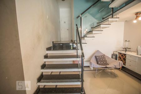 Escadas de casa à venda com 4 quartos, 190m² em Vila Monte Alegre, São Paulo