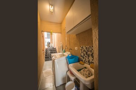 Casa à venda com 190m², 4 quartos e 4 vagas Casa à venda com 190m², 4 quartos e 4 vagasÁrea de Serviço