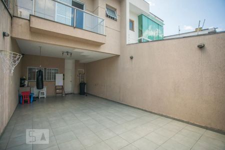Casa à venda com 190m², 4 quartos e 4 vagas Casa à venda com 190m², 4 quartos e 4 vagasGaragem