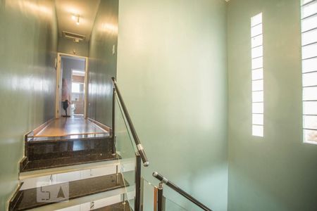 Casa à venda com 190m², 4 quartos e 4 vagas Casa à venda com 190m², 4 quartos e 4 vagasCorredor - Quartos