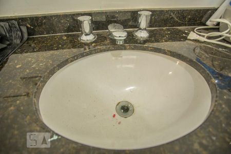 Casa à venda com 190m², 4 quartos e 4 vagas Casa à venda com 190m², 4 quartos e 4 vagasBanheiro Suíte 4 - Torneira