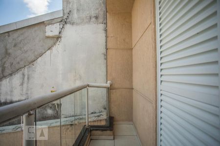 Casa à venda com 190m², 4 quartos e 4 vagas Casa à venda com 190m², 4 quartos e 4 vagasVaranda