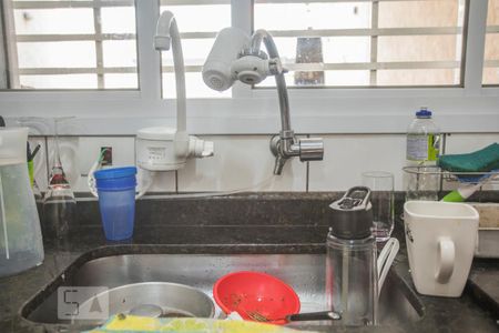 Casa à venda com 190m², 4 quartos e 4 vagas Casa à venda com 190m², 4 quartos e 4 vagasCozinha - Torneira