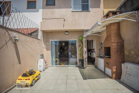 Casa à venda com 190m², 4 quartos e 4 vagas Casa à venda com 190m², 4 quartos e 4 vagasQuintal