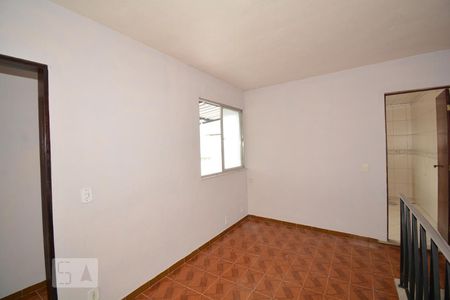 Sala de casa de condomínio para alugar com 2 quartos, 48m² em Oswaldo Cruz, Rio de Janeiro