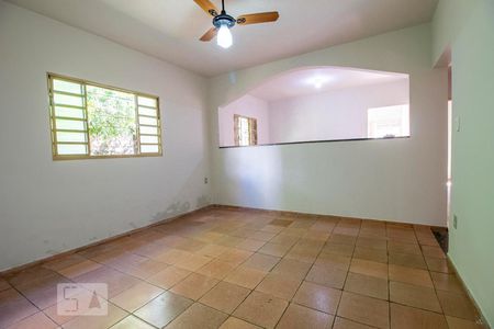 Copa de casa para alugar com 3 quartos, 323m² em Centro, Uberlândia