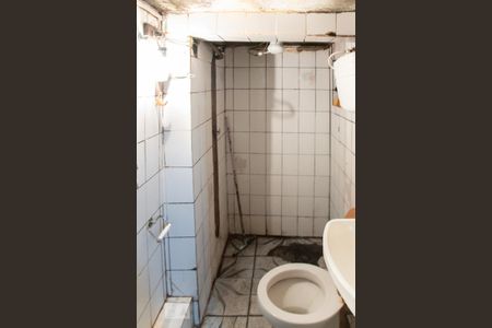 Casa à venda com 250m², 8 quartos e 2 vagas Casa à venda com 250m², 8 quartos e 2 vagasCasa 3 - Banheiro