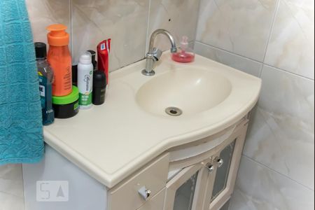 Casa à venda com 250m², 8 quartos e 2 vagas Casa à venda com 250m², 8 quartos e 2 vagasCasa 2- Banheiro