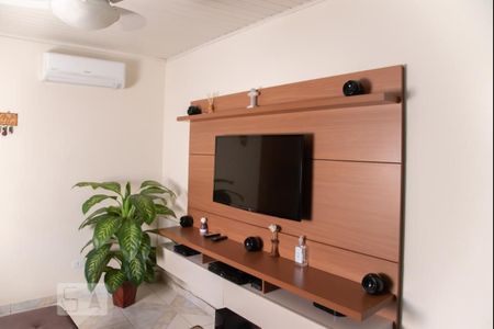 Casa à venda com 250m², 8 quartos e 2 vagas Casa à venda com 250m², 8 quartos e 2 vagasCasa 2 - Sala